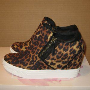 Not Rated Timmibelle Hidden Sneaker Wedge    8.5